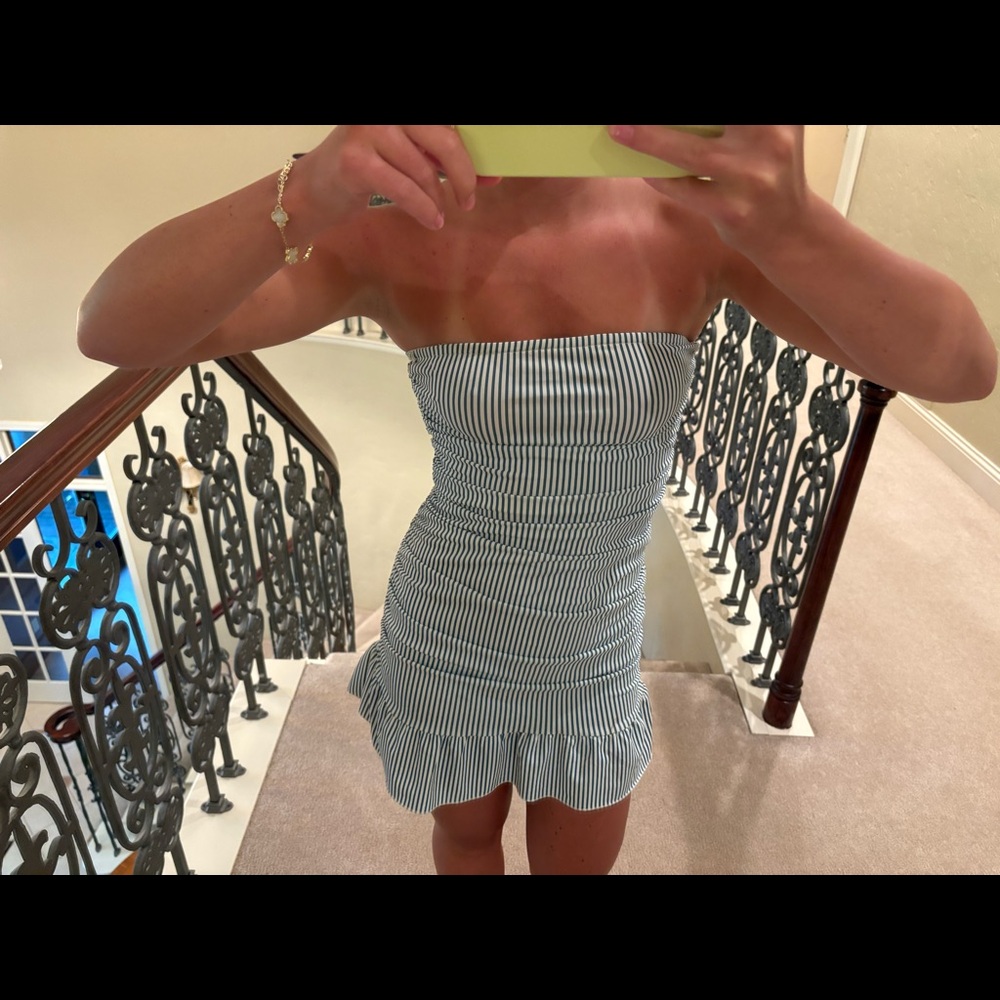 white and blue striped strapless dress
